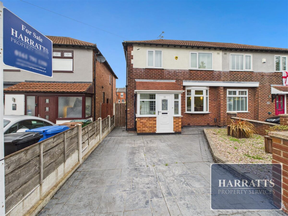 The Quadrant, Offerton, Stockport