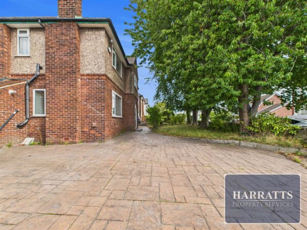 Bredbury Green, Romiley