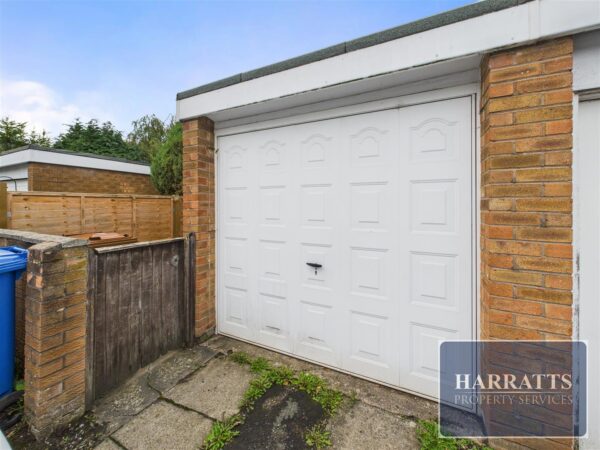 Axminster Walk, Bramhall