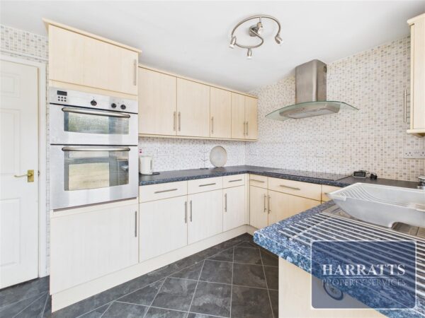 Axminster Walk, Bramhall