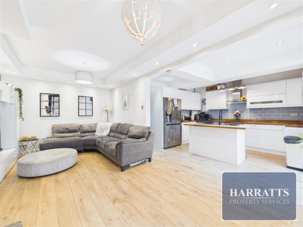 Lowndes Lane, Stockport