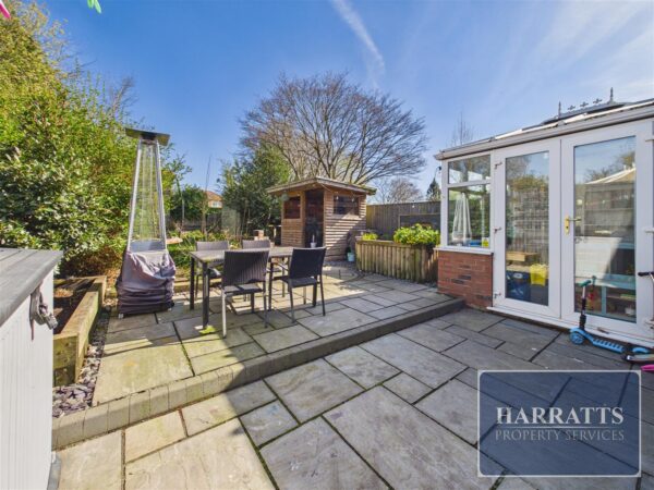 Lowndes Lane, Stockport